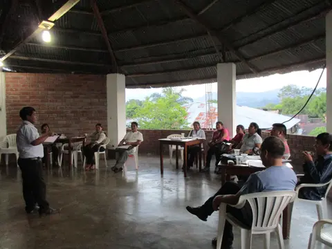 Entrenamiento para radio locutores / yachachicuy radiocho rimajcunapaj