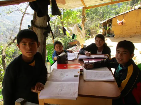 Escuchando el programa radial JIRISH /  JIRISH programata wiyarcaycan