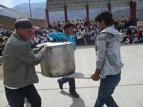 Almuerzo  aniversario Biblia quechau / Quechua Bibliapa diyancho almuerzo